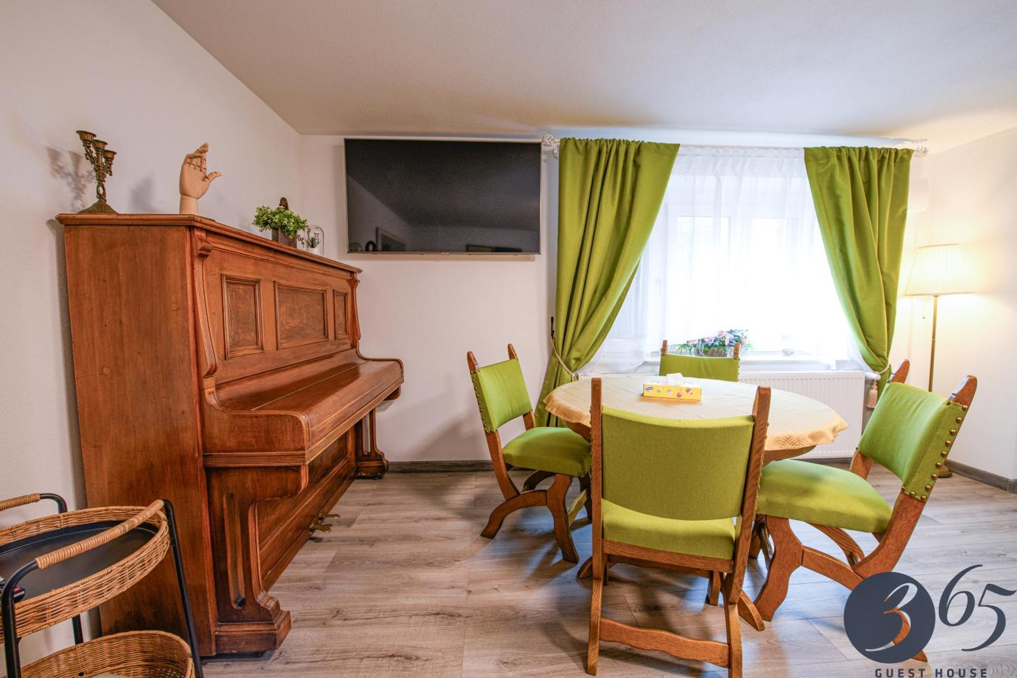 365 Guest House Hunedoara Luaran gambar